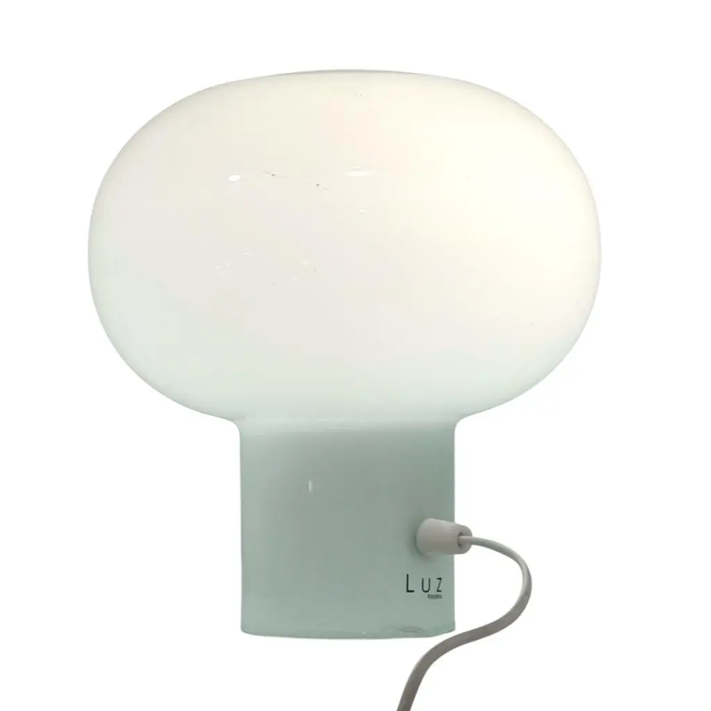 lampara mesa hongo 20 encendida.webp