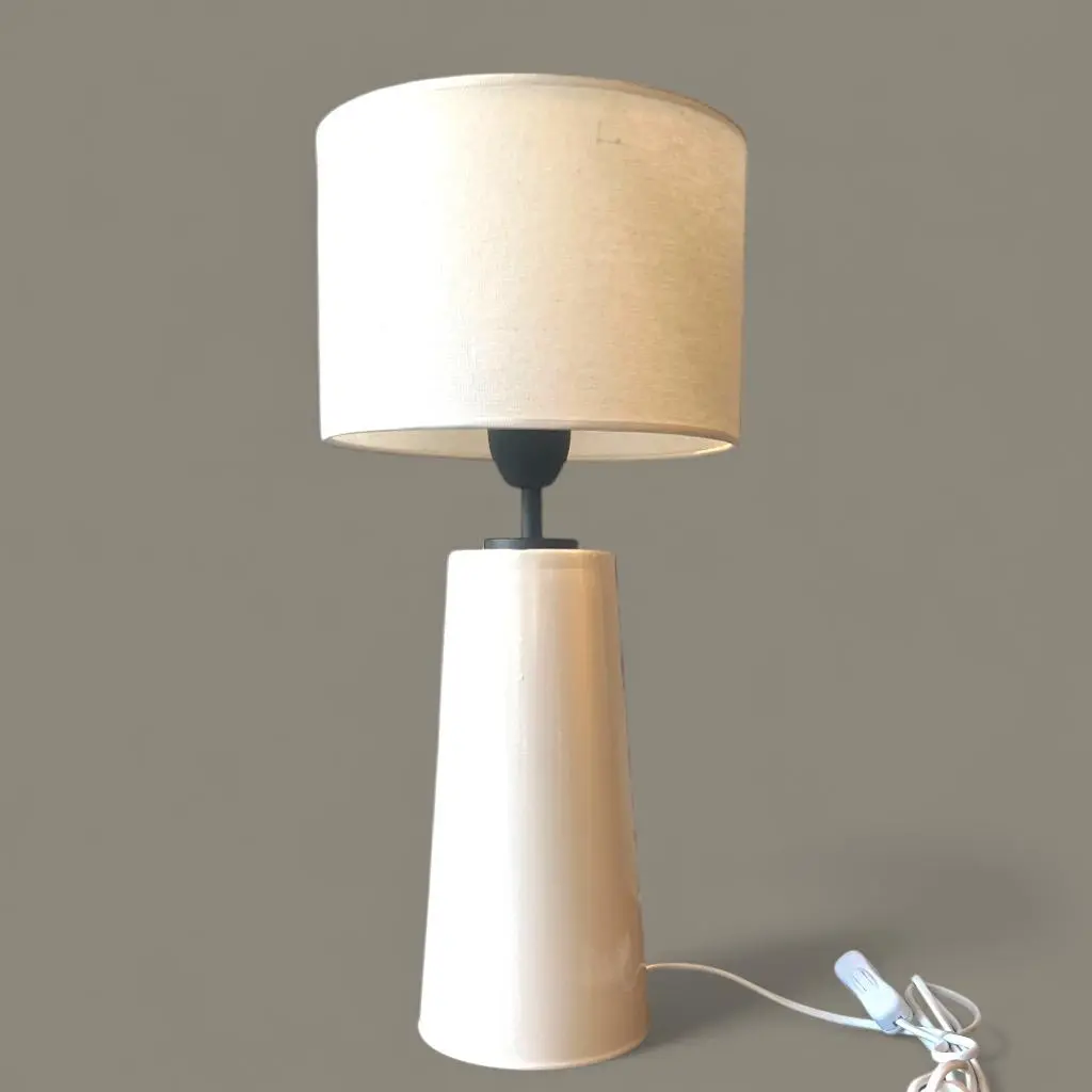 Lámpara de Mesa Ceramico Conico Max Beige Pantallas Lienzo Natural 22-22-15